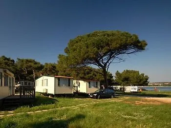 Hotel Arena Mobile Homes 2*